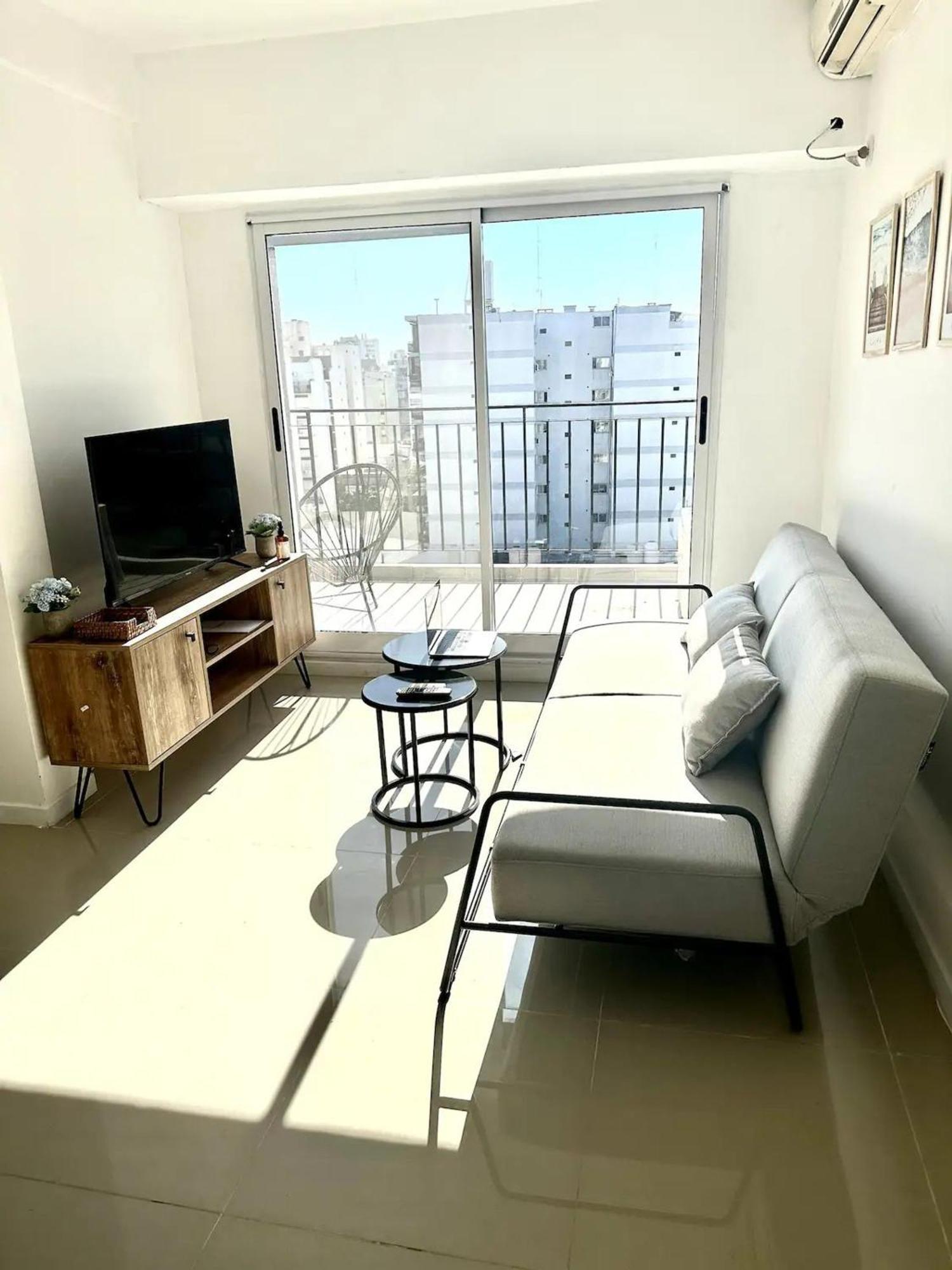 A 5 Minutos Del Hospital Italiano Y A 100 Metros Del Parque Centenario. Apartamento Ciudad Autónoma de Buenos Aires